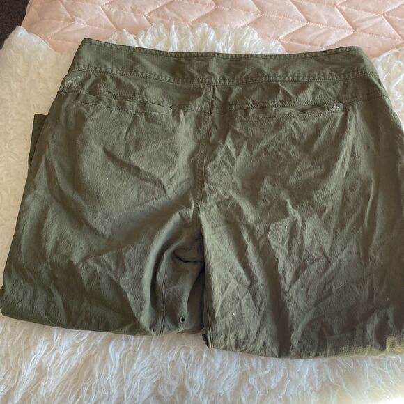 Prana green capris - Picture 5 of 6